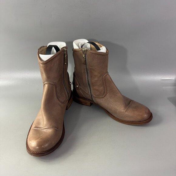NWOB Rare Juicy Couture Chiller Durango Calf Leather Booties, Size 6 - Picture 1 of 13